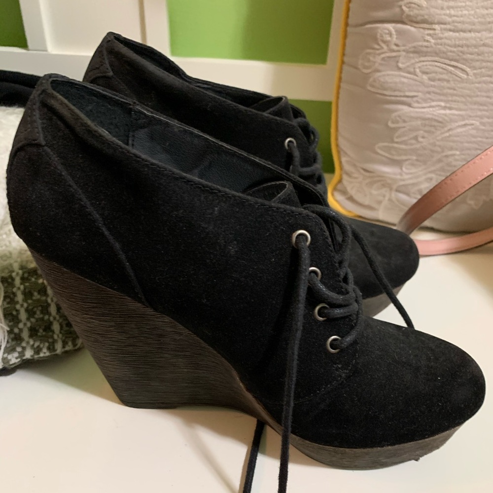 Guess wedged booties